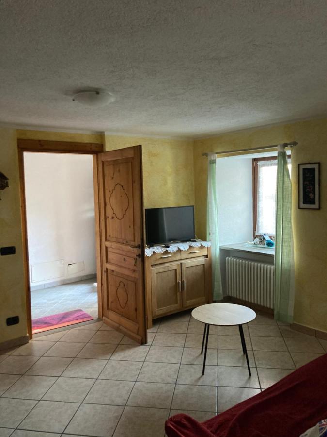 Chez Giusi Apartment Ла Сале Екстериор снимка